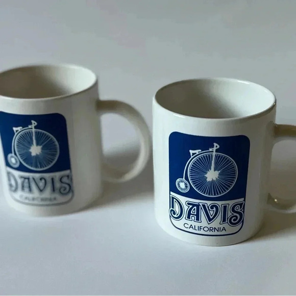Vintage Davis California Bicycle Coffee Mugs Quessenberry Drug Store Set of 2 - Picture 1 of 6